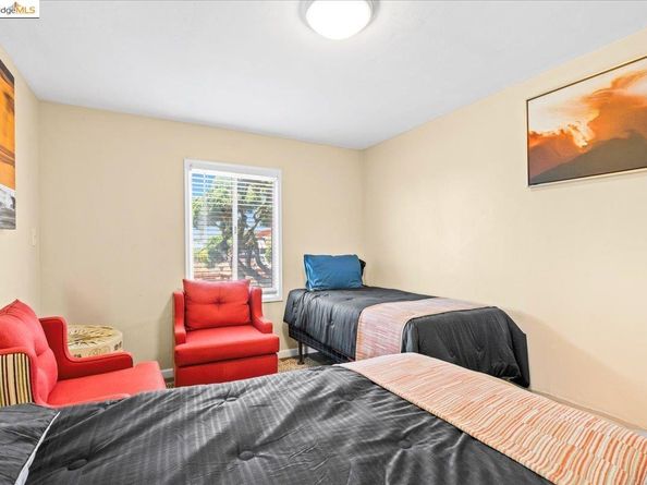 1000 102nd Avenue, Oakland CA 94603