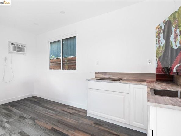 1000 102nd Avenue, Oakland CA 94603