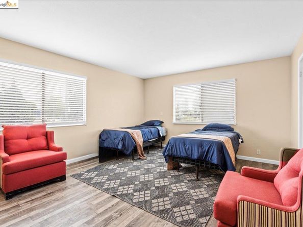 1000 102nd Avenue, Oakland CA 94603