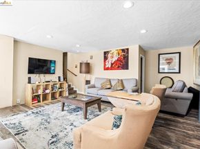 1000 102nd Avenue, Oakland CA 94603