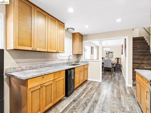 1000 102nd Avenue, Oakland CA 94603