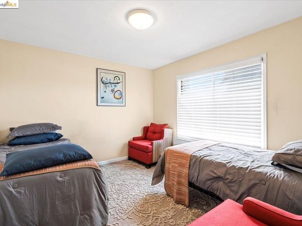 1000 102nd Avenue, Oakland CA 94603