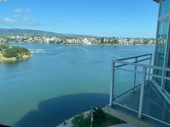 1 Lakeside Dr