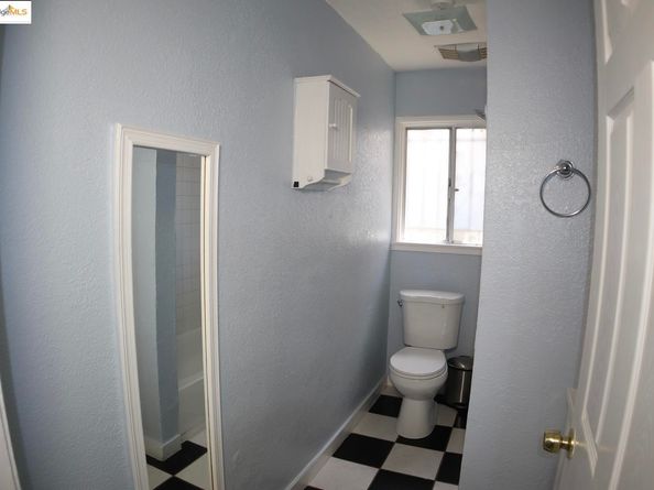 6921 Flora ST, Oakland CA 94621