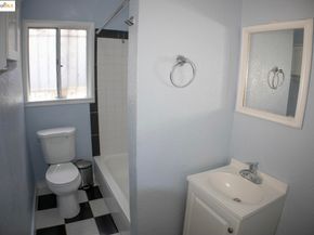 6921 Flora ST, Oakland CA 94621