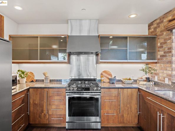 1406 San Pablo Ave A, Berkeley CA 94702