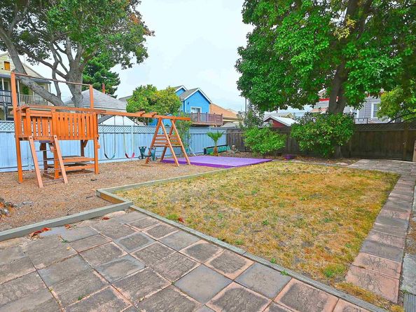 1613 Union St, Alameda CA 94501