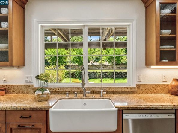 785 Bloching Cir, Clayton CA 94517