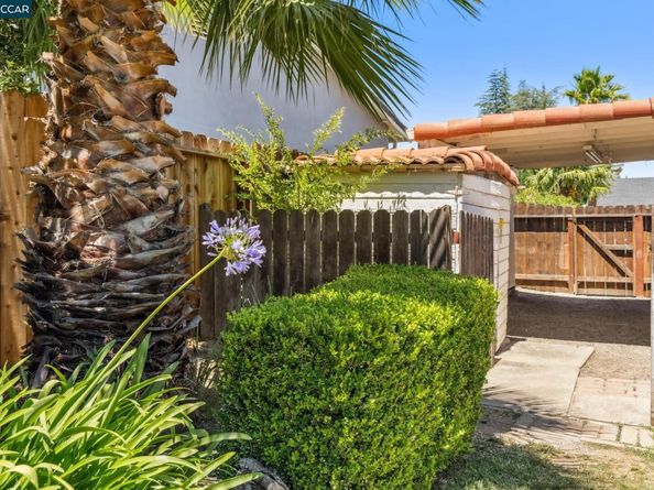 785 Bloching Cir, Clayton CA 94517
