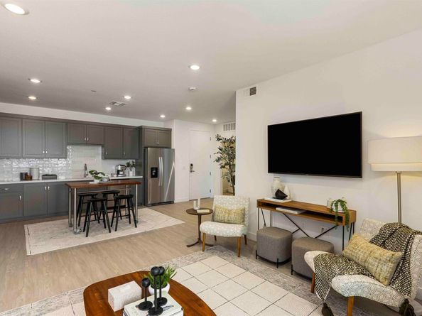 500 Somi Ct 214, Hayward CA 94544