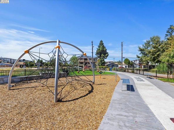 389 Line St., Hayward CA 94544