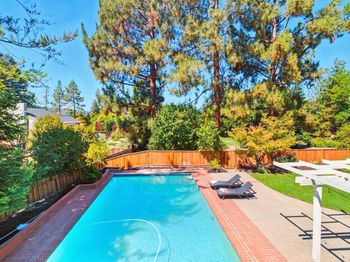 2673 Velvet Way