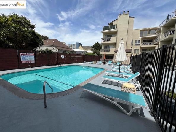 77 Fairmount Ave 317, Oakland CA 94611