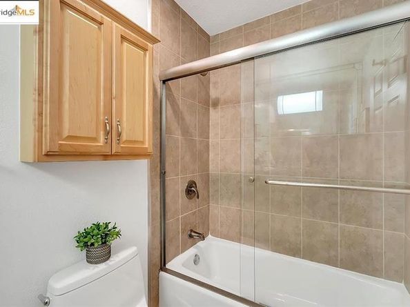 77 Fairmount Ave 317, Oakland CA 94611