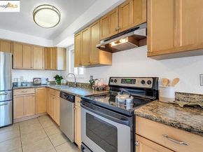 77 Fairmount Ave 317, Oakland CA 94611