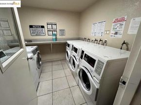 77 Fairmount Ave 317, Oakland CA 94611