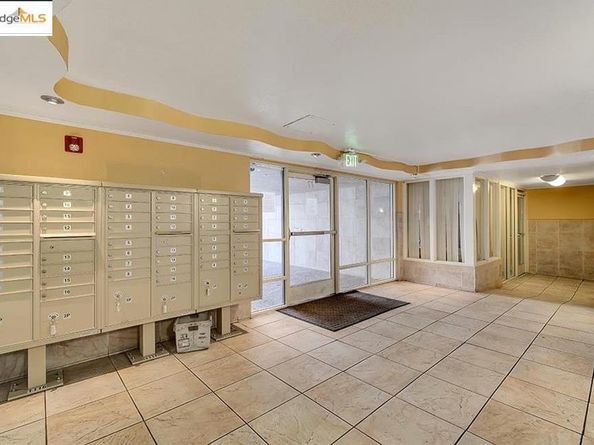 77 Fairmount Ave 317, Oakland CA 94611