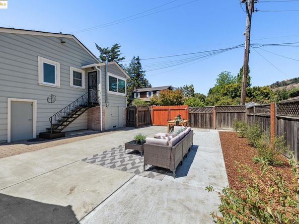 8100 Earl St, Oakland CA 94605