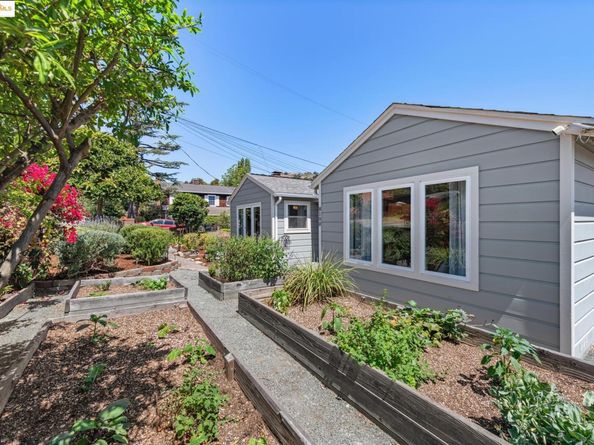 8100 Earl St, Oakland CA 94605