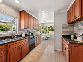 8100 Earl St, Oakland CA 94605