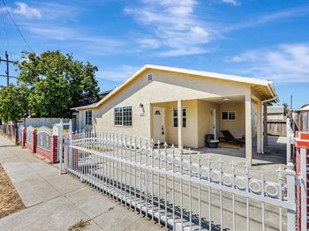 1111 Stonington Ave