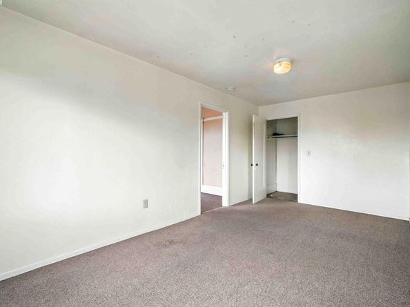 556-558 Alcatraz Ave, Oakland CA 94609