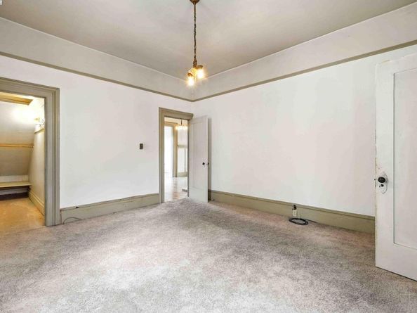 556-558 Alcatraz Ave, Oakland CA 94609