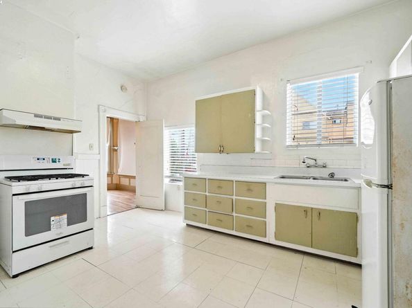 556-558 Alcatraz Ave, Oakland CA 94609