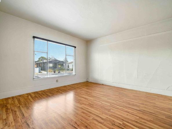 556-558 Alcatraz Ave, Oakland CA 94609