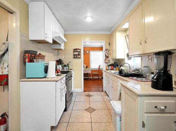 6133 Seminary Ave, Oakland CA 94605