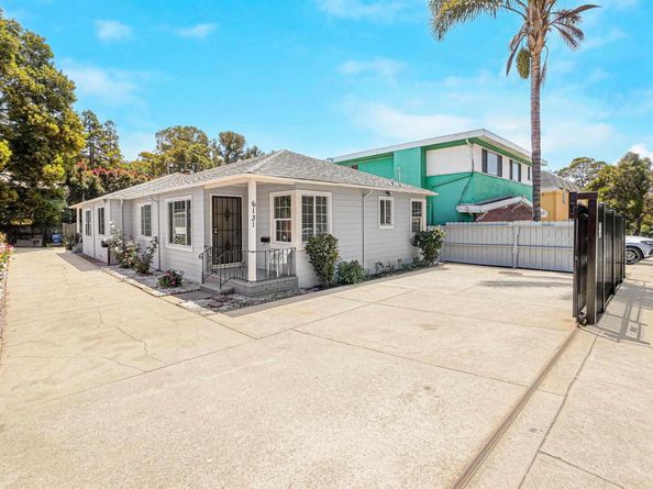 6133 Seminary Ave, Oakland CA 94605
