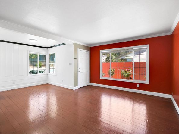 6133 Seminary Ave, Oakland CA 94605