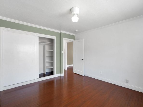 6133 Seminary Ave, Oakland CA 94605