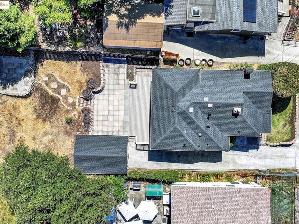 8010 Ney Ave, Oakland CA 94605