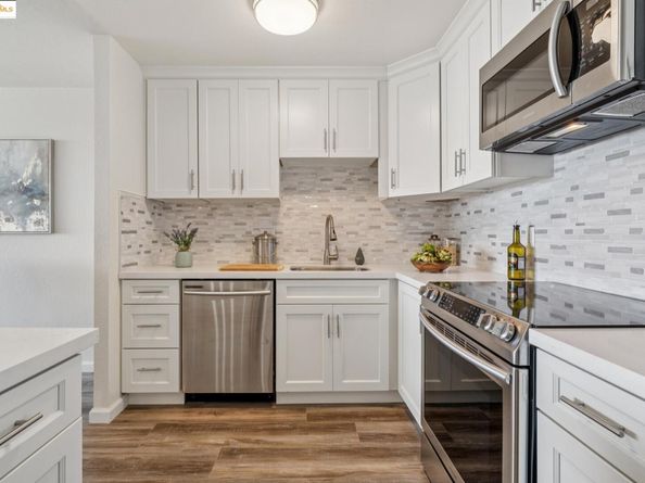 555 Pierce St 203, Albany CA 94706