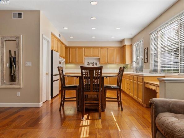 7572 Meadow Ct, Dublin CA 94568