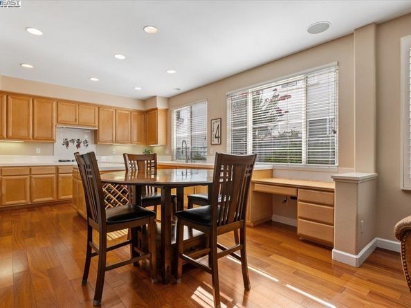 7572 Meadow Ct, Dublin CA 94568