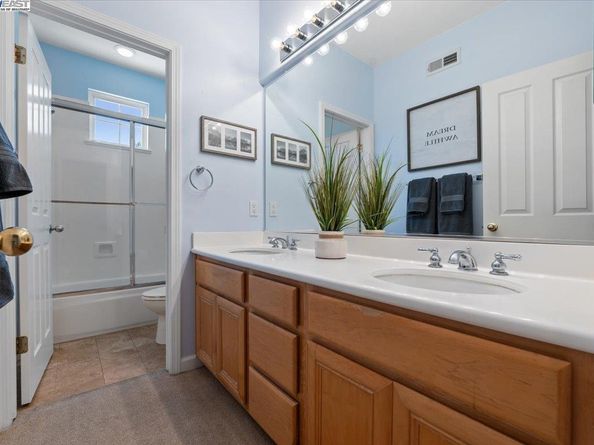 7572 Meadow Ct, Dublin CA 94568