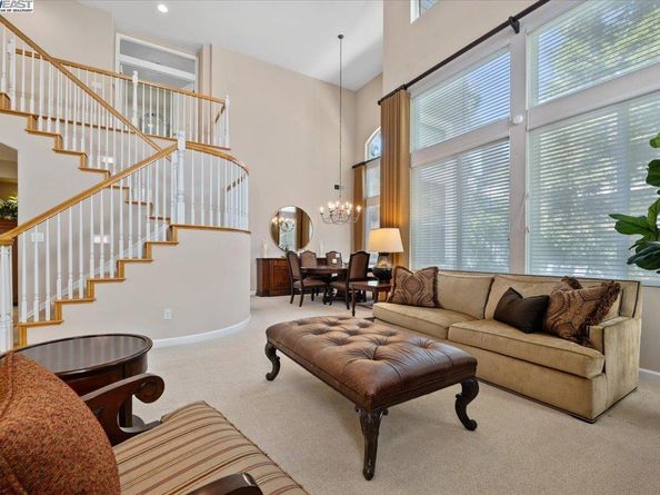 7572 Meadow Ct, Dublin CA 94568