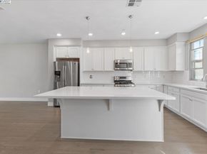 93 Catania Cmn, Fremont CA 94536