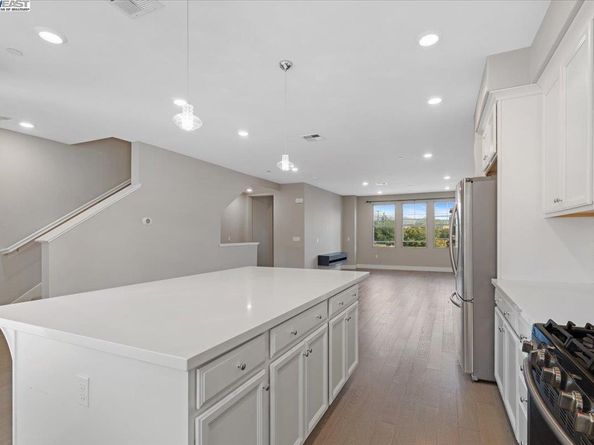 93 Catania Cmn, Fremont CA 94536