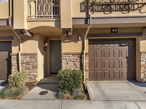 93 Catania Cmn, Fremont CA 94536