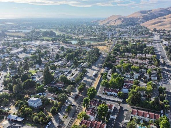 93 Catania Cmn, Fremont CA 94536