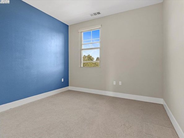 93 Catania Cmn, Fremont CA 94536