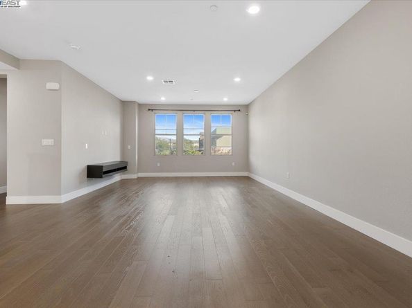 93 Catania Cmn, Fremont CA 94536