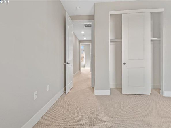 93 Catania Cmn, Fremont CA 94536
