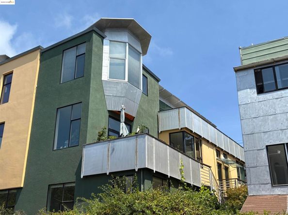 2476 Martin Luther King Jr Way, Berkeley CA 94704