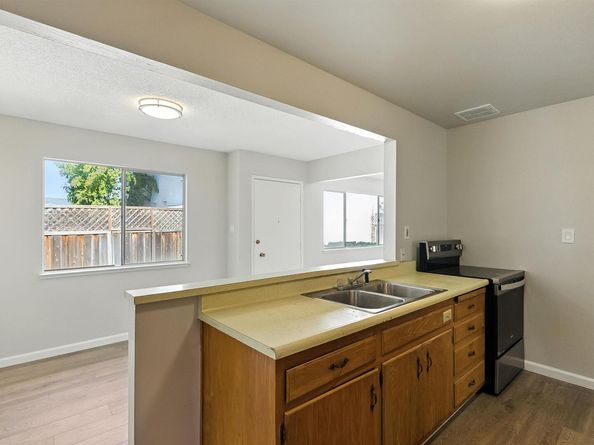3464 Michael Dr, Redwood City CA 94063