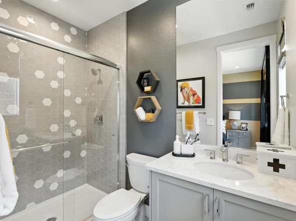 1670 Larkspur Street, Alameda CA 94501