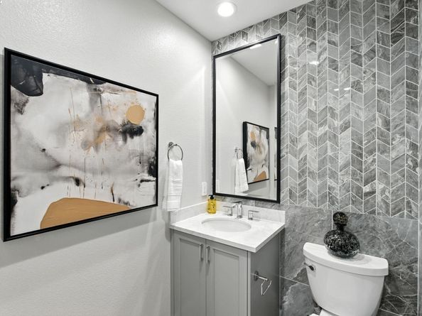 1670 Larkspur Street, Alameda CA 94501